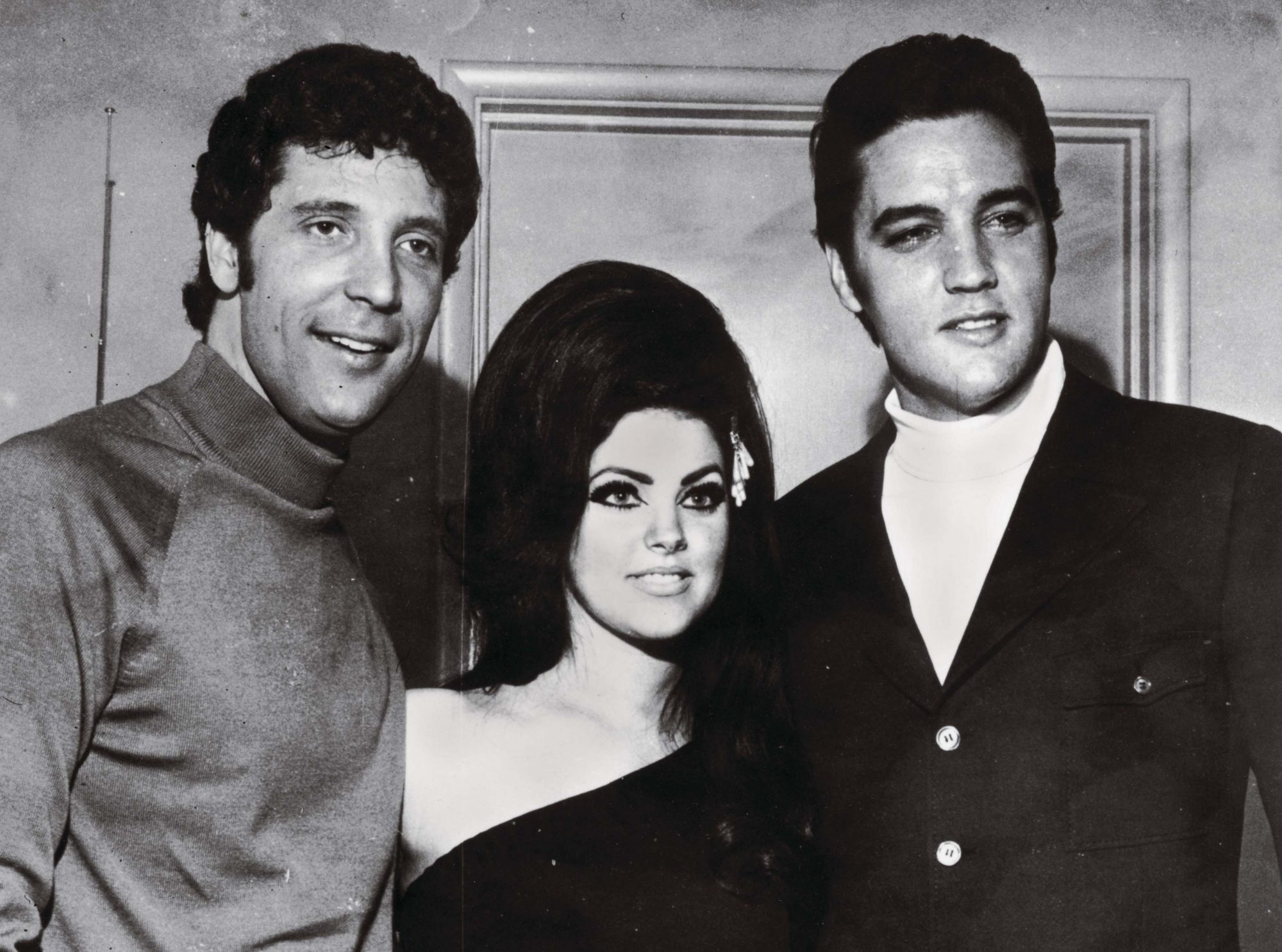 Photo of Tom Jones Talks His ‘Close’ Friendship with the Late Elvis Presley, Addresses Priscilla Presley Dating Rumors