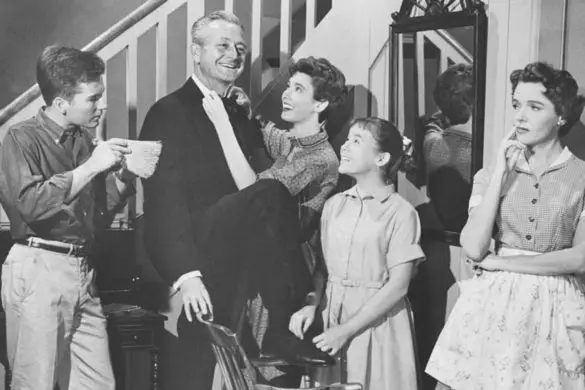 Photo of ‘The Andy Griffith Show’ Star Elinor Donahue Reflects on Singing With Andy on Christmas Episode