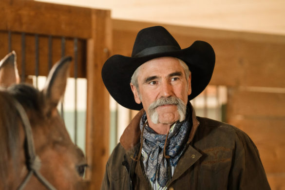 Photo of ‘Yellowstone’ Stars Weigh in on Lloyd’s Cowboy Apology