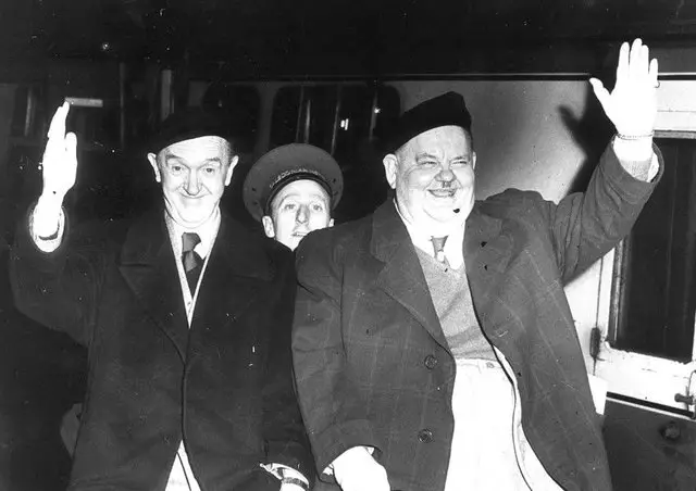 Photo of Laurel and Hardy mobbed in Edinburgh in 1932