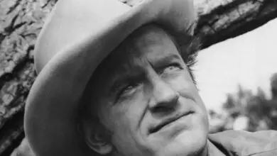 Photo of ‘Gunsmoke’ Star James Arness Once Expressed Concern for Doing a Long-Lasting Series