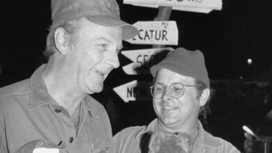 Photo of ‘M*A*S*H’ Star Larry Linville Once Revealed How He Made Frank Burns Such a Slimy Character