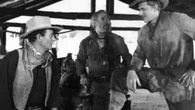 Photo of John Wayne Starred Alongside ‘Gunsmoke’ Star James Arness in This Classic Western