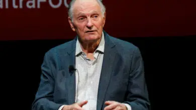 Photo of ‘M*A*S*H’: Alan Alda Explained Why He is ‘More Comfortable’ with Reality Than ‘Wishes and Hope’