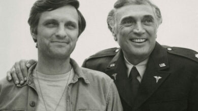 Photo of ‘M*A*S*H’: Alan Alda’s Father Wrote Premise and Starred in Iconic ‘Lend a Hand’ Episode