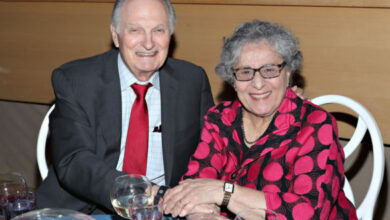 Photo of M*A*S*H: The Hilarious Story of How Alan Alda Met His Wife Arlene