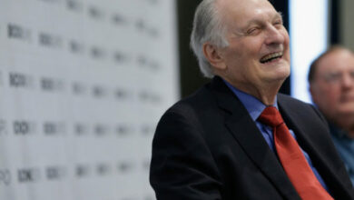 Photo of ‘M*A*S*H’: Alan Alda Reveals He Didn’t Get One of the Show’s Jokes ‘Until Just Now’