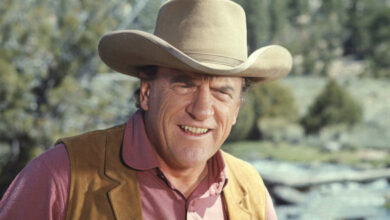 Photo of ‘Gunsmoke’: James Arness Was ‘Very Surprised’ When John Wayne Introduced the Series’ Premiere