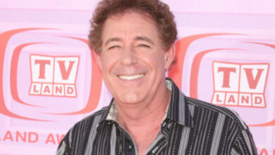 Photo of ‘The Brady Bunch’: Barry Williams Recalls Filming an Episode at a Theme Park