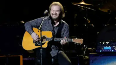 Photo of Travis Tritt Says He’d Pick Elvis Presley If He Could Sing a Song With Anyone in Heaven